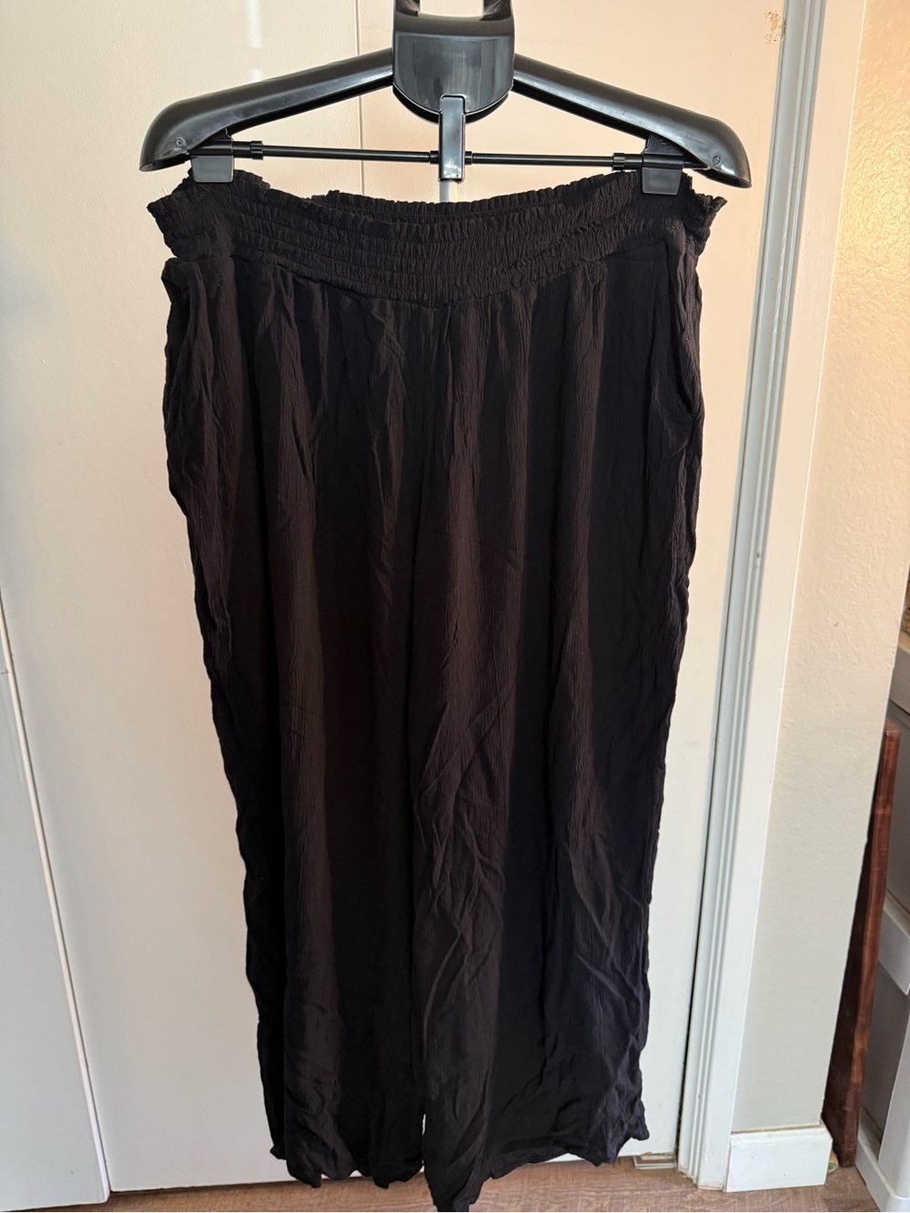 Women’s Black Elastic-Waist Cotton Pants